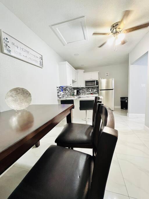Grey Novo Studio + Free-Parking&Wifi Tampa Exterior foto